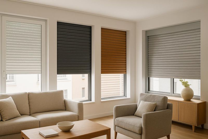 Fachada con persianas de aluminio de distintos acabados y estilo moderno